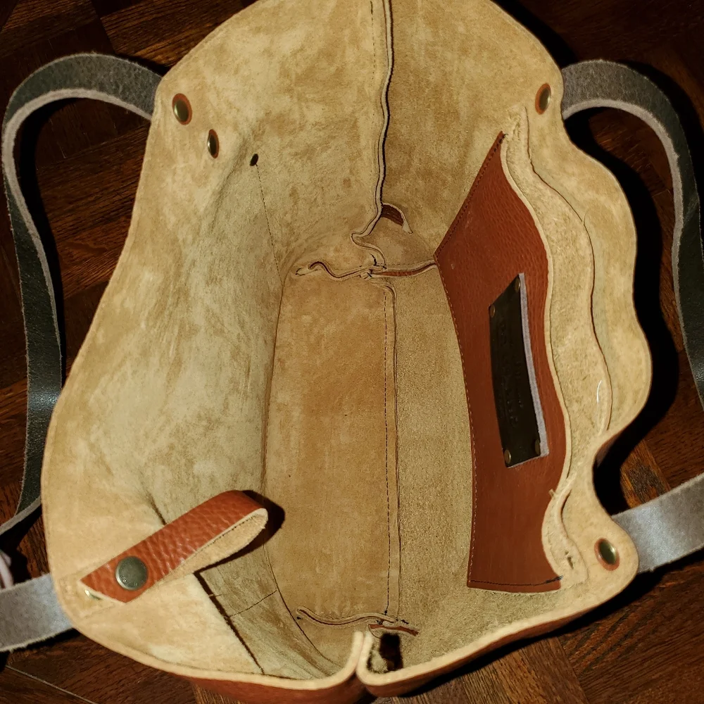 RETIRED COLOR Portland Leather Medium Classic Medium Tote in Sedona - Picture 6 of 6